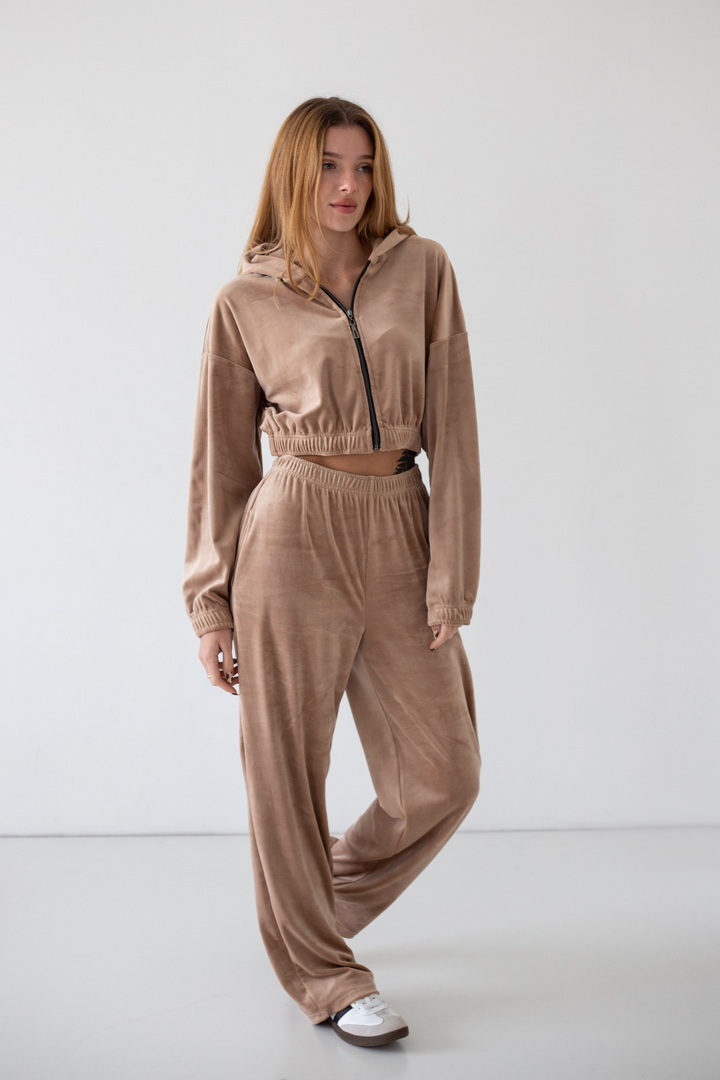 Костюм жіночий